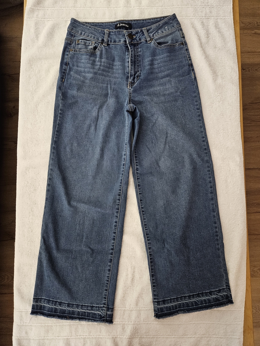 d. jeans Wide-Leg Boho Women's Jeans - Medium Blue Wash Raw Hem Size 4